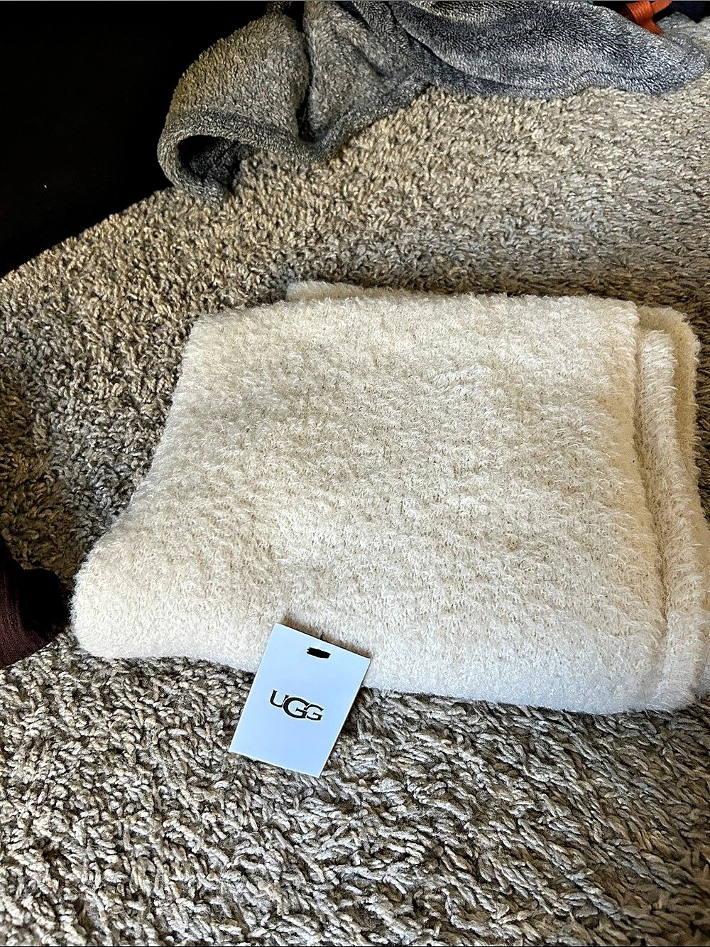 UGG W Brushed Knit Scarf White & Gray